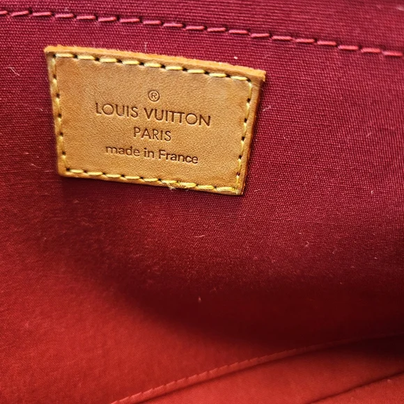 Elegant Red Designer Handbag - Picture 13 of 15